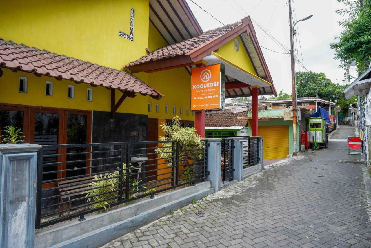 Koolkost Syariah Near Malioboro Area Hostel ยอกยาการ์ตา ภายนอก รูปภาพ